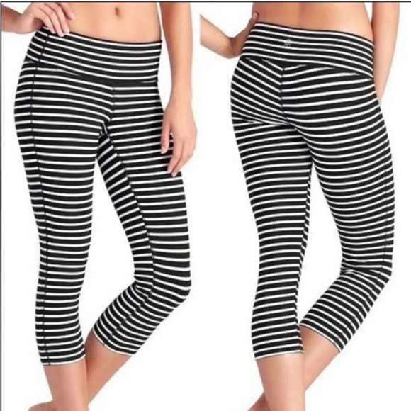 Athleta Black White Stripe Capri Leggings. Medium  A2 - Picture 1 of 12